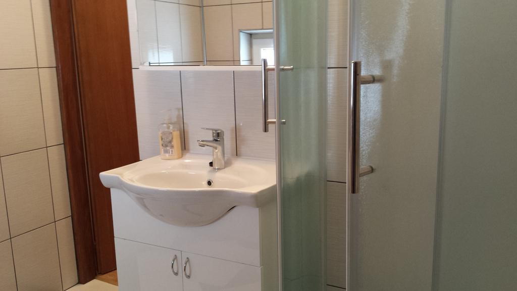 Guesthouse Rupcic กราโบวาซ ภายนอก รูปภาพ