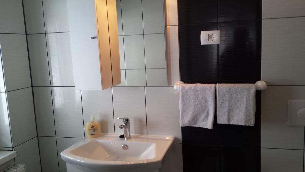 Guesthouse Rupcic กราโบวาซ ภายนอก รูปภาพ