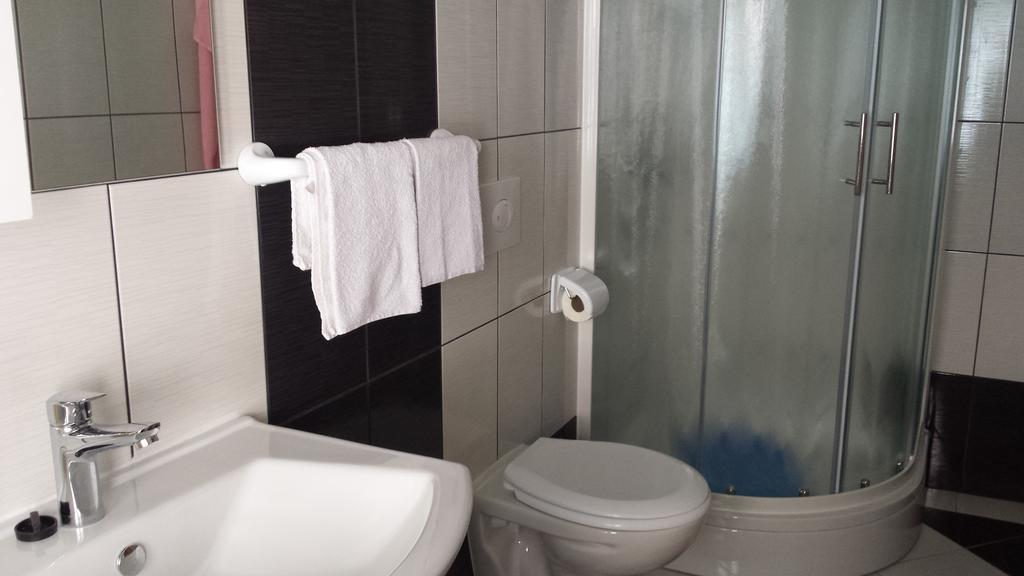 Guesthouse Rupcic กราโบวาซ ภายนอก รูปภาพ